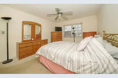37 Santa Barbara, Plainview, NY 11803 - Photo 5