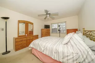 37 Santa Barbara, Plainview, NY 11803 - Photo 5