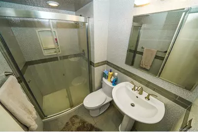 37 Santa Barbara, Plainview, NY 11803 - Photo 7