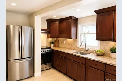 3 Carlisle Place #2, Yonkers, NY 10701 - Photo 5