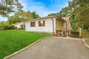4 Rose Ct, Centereach, NY 11720 - Photo 3