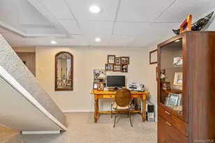22 Sycamore Ln, Commack, NY 11725 - Photo 27