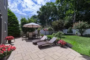 22 Sycamore Ln, Commack, NY 11725 - Photo 37