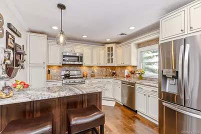 22 Sycamore Lane, Commack, NY 11725 - Photo 17
