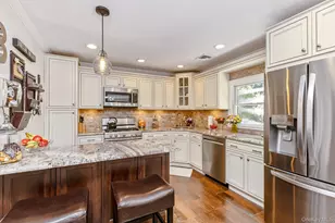 22 Sycamore Ln, Commack, NY 11725 - Photo 17