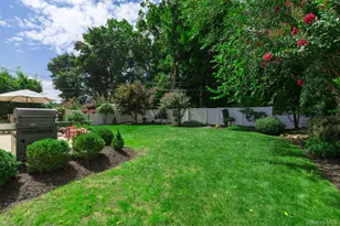 22 Sycamore Ln, Commack, NY 11725 - Photo 29