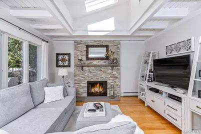 22 Sycamore Lane, Commack, NY 11725 - Photo 11