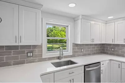 511 Montauk Highway, East Moriches, NY 11940 - Photo 23