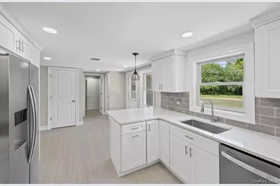 511 Montauk Highway, East Moriches, NY 11940 - Photo 19