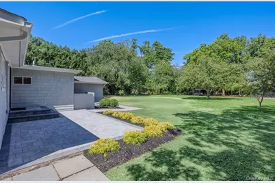 511 Montauk Highway, East Moriches, NY 11940 - Photo 11
