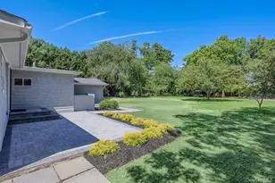 511 Montauk Hwy, East Moriches, NY 11940 - Photo 11