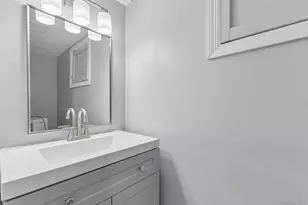 322 Barleau, Brentwood, NY 11717 - Photo 19