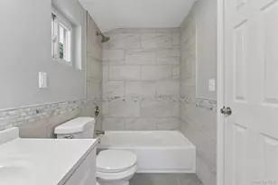 322 Barleau, Brentwood, NY 11717 - Photo 27
