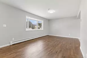 322 Barleau, Brentwood, NY 11717 - Photo 5