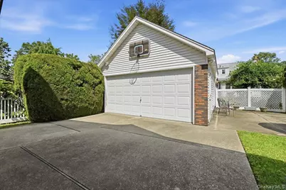 73 Chestnut Avenue, Floral Park, NY 11001 - Photo 29