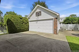73 Chestnut Ave, Floral Park, NY 11001 - Photo 29