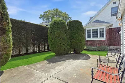 73 Chestnut Avenue, Floral Park, NY 11001 - Photo 33