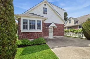 73 Chestnut Ave, Floral Park, NY 11001 - Photo 31