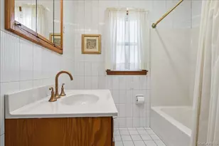73 Chestnut Ave, Floral Park, NY 11001 - Photo 21