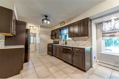 40 Golf Club Circle, Manorville, NY 11949 - Photo 11