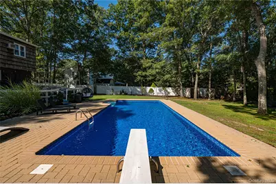 40 Golf Club Circle, Manorville, NY 11949 - Photo 19