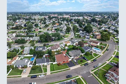 60 Academy Lane, Levittown, NY 11756 - Photo 5