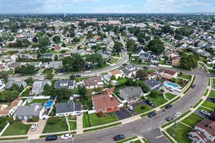 60 Academy Ln, Levittown, NY 11756 - Photo 5