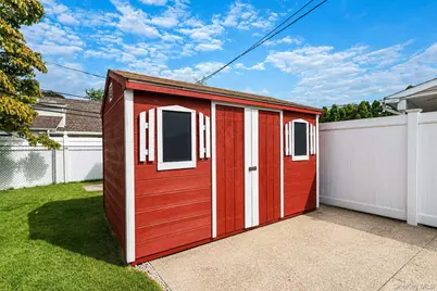 60 Academy Lane, Levittown, NY 11756 - Photo 15