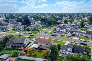 60 Academy Ln, Levittown, NY 11756 - Photo 7