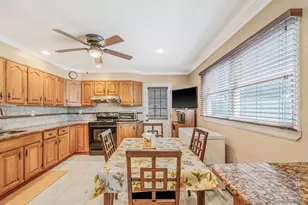 60 Academy Ln, Levittown, NY 11756 - Photo 25