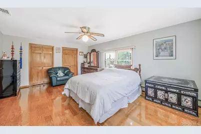 60 Academy Lane, Levittown, NY 11756 - Photo 29