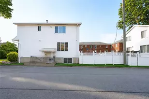 15 Rachel Ct, New York, NY 10310 - Photo 3