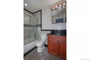 2305 Townhouse Dr, Coram, NY 11727 - Photo 7