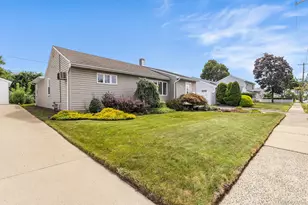 42 Stewart Ave, Bethpage, NY 11714 - Photo 3
