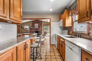 42 Stewart Ave, Bethpage, NY 11714 - Photo 9