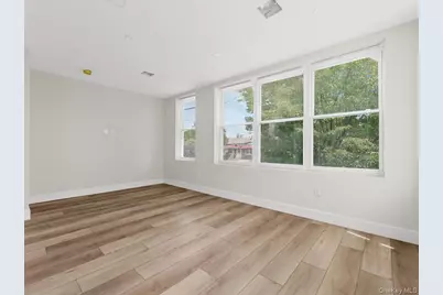910 E 226th Street, Bronx, NY 10466 - Photo 5