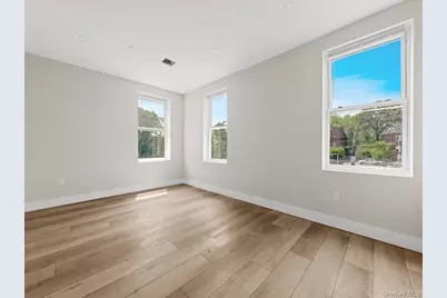910 E 226th Street, Bronx, NY 10466 - Photo 7