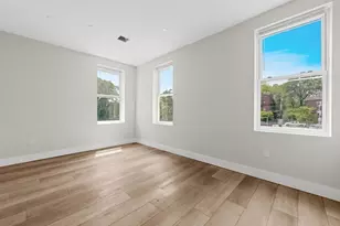 910 E 226th St, Bronx, NY 10466 - Photo 7