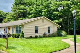 472 Darwen Dr, Ridge, NY 11961 - Photo 15
