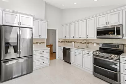 1031 Fordham Lane, Woodmere, NY 11598 - Photo 9