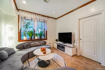2569 38th Street #1R, Astoria, NY 11103 - Photo 3