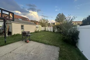 76 Robinwood Ave, Hempstead, NY 11550 - Photo 13