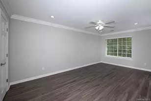 2505 Townhouse Dr, Coram, NY 11727 - Photo 7
