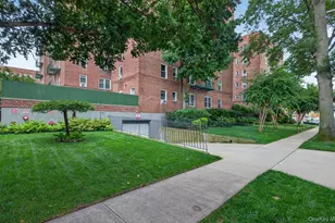 36 Cathedral Ave, Hempstead, NY 11550 - Photo 23
