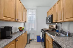 36 Cathedral Ave, Hempstead, NY 11550 - Photo 11