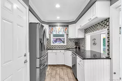 19 Ridgeley Road, Smithtown, NY 11787 - Photo 17