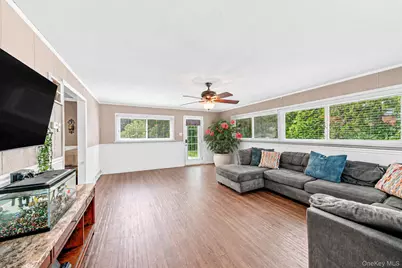 19 Ridgeley Road, Smithtown, NY 11787 - Photo 27