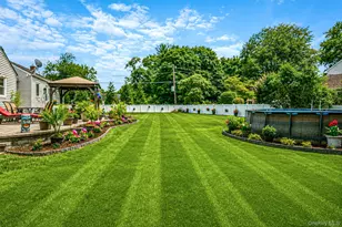 19 Ridgeley Rd, Smithtown, NY 11787 - Photo 37