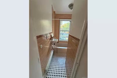 4529 Carpenter Avenue, Bronx, NY 10470 - Photo 17