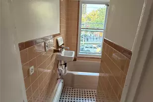 4529 Carpenter Ave, Bronx, NY 10470 - Photo 17